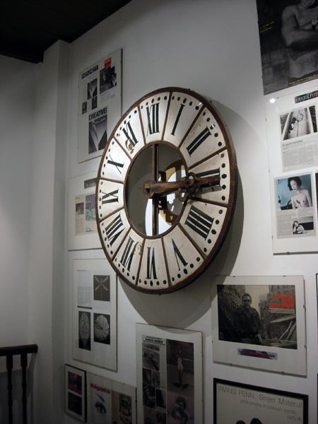 ClockWall.size.jpg